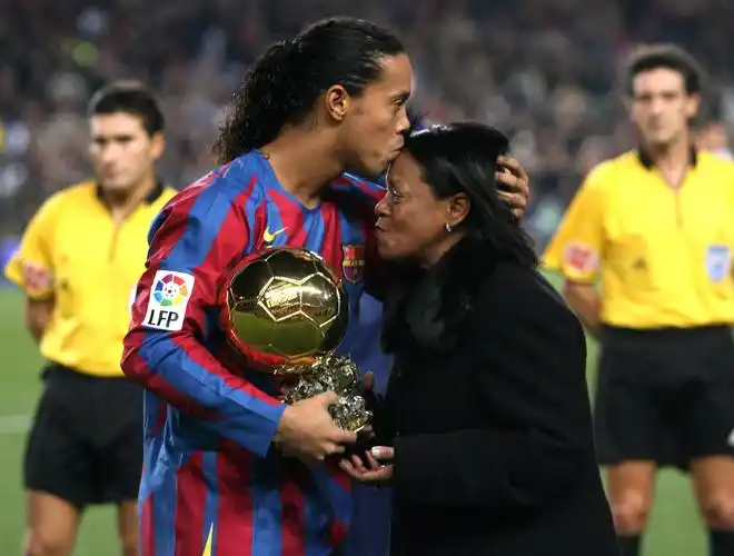 灵活的引援 灵活的引援